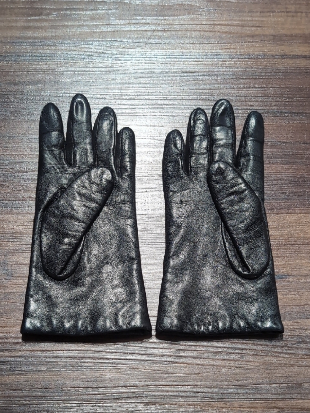 Coach Classic Black Leather Gloves - Timeless Style 6.5 - Picture 2 of 6